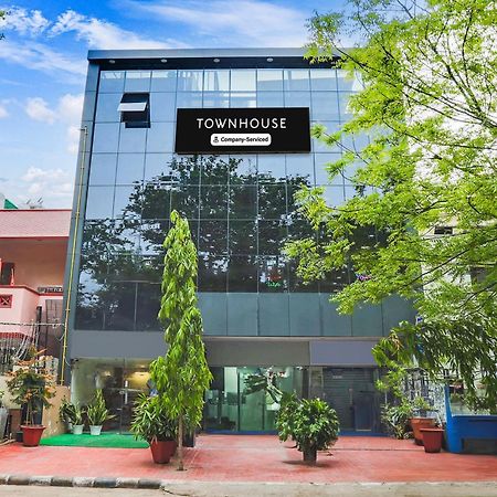 Super Townhouse Vikaspuri Hotel Delhi  Ngoại thất bức ảnh