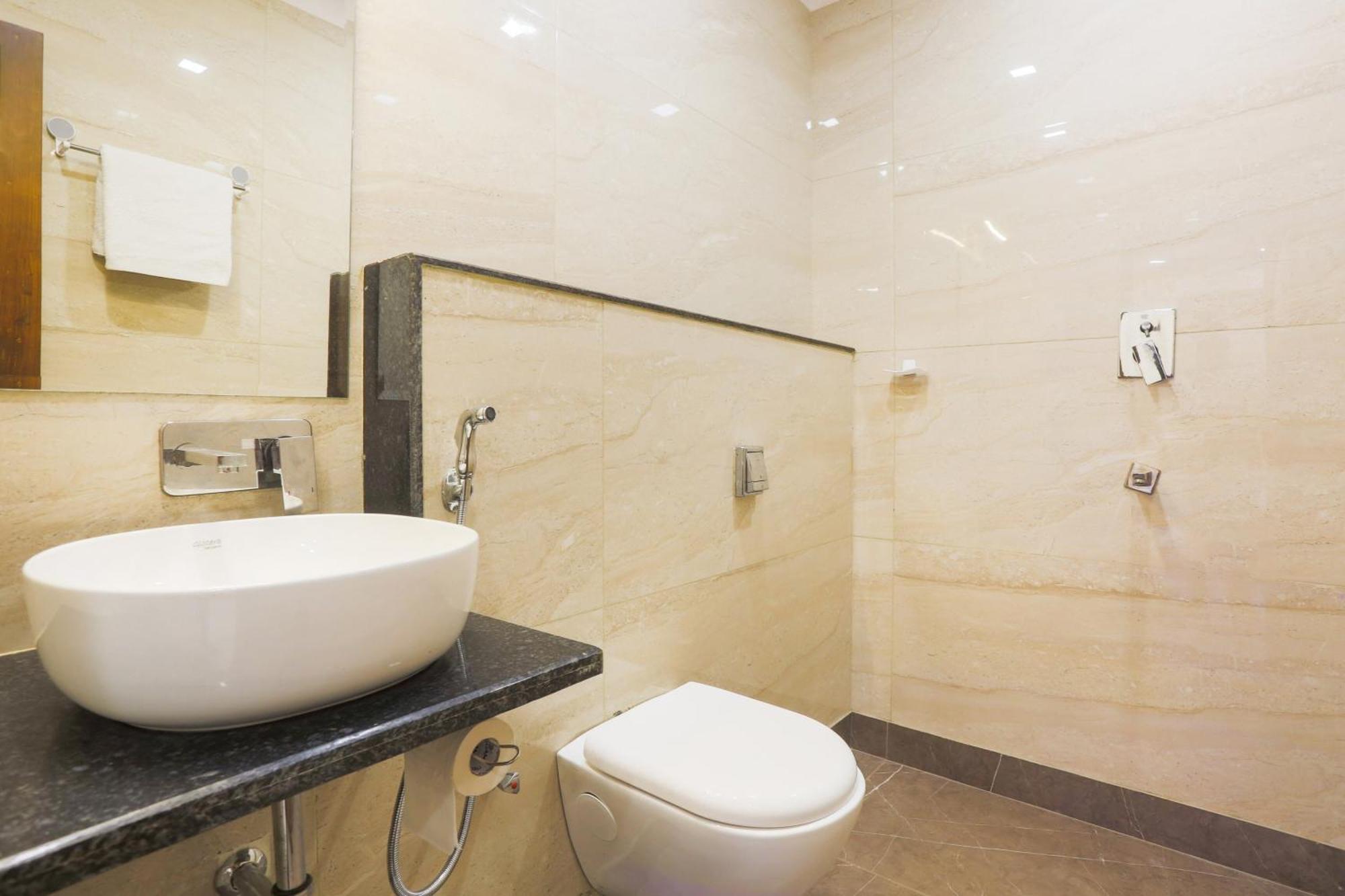 Super Townhouse Vikaspuri Hotel Delhi  Ngoại thất bức ảnh