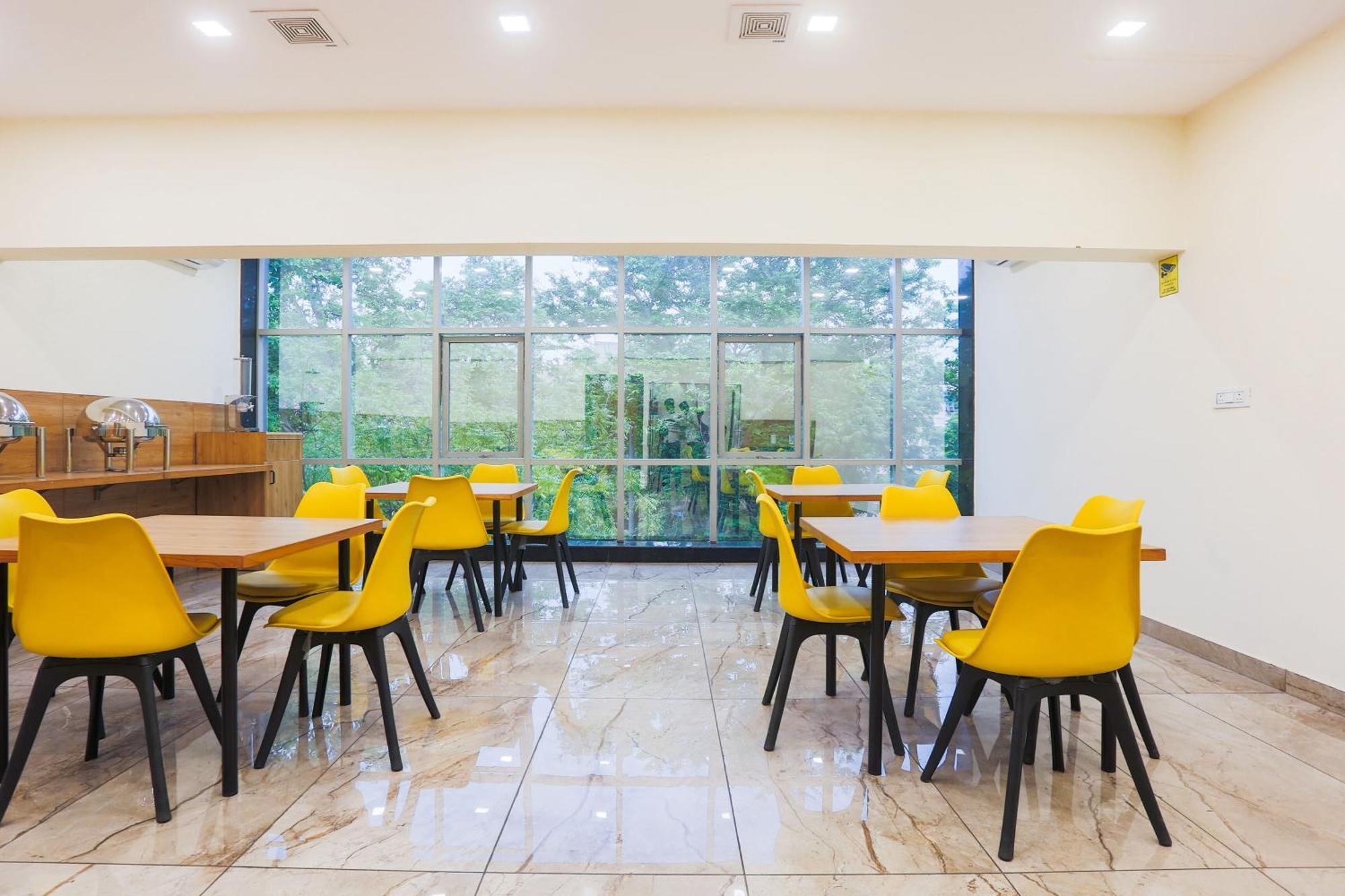 Super Townhouse Vikaspuri Hotel Delhi  Ngoại thất bức ảnh
