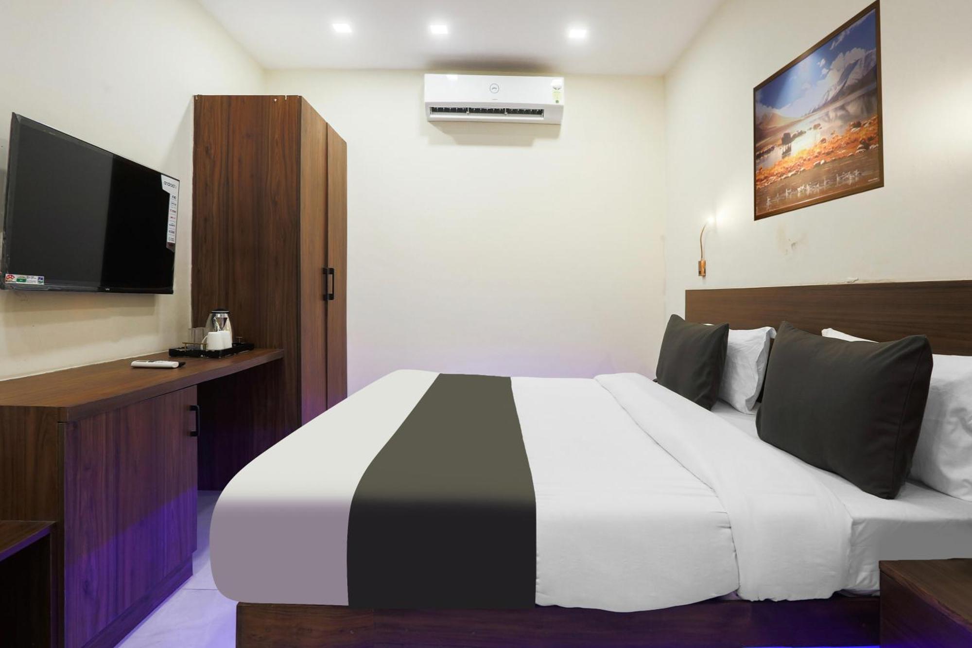 Super Townhouse Vikaspuri Hotel Delhi  Ngoại thất bức ảnh