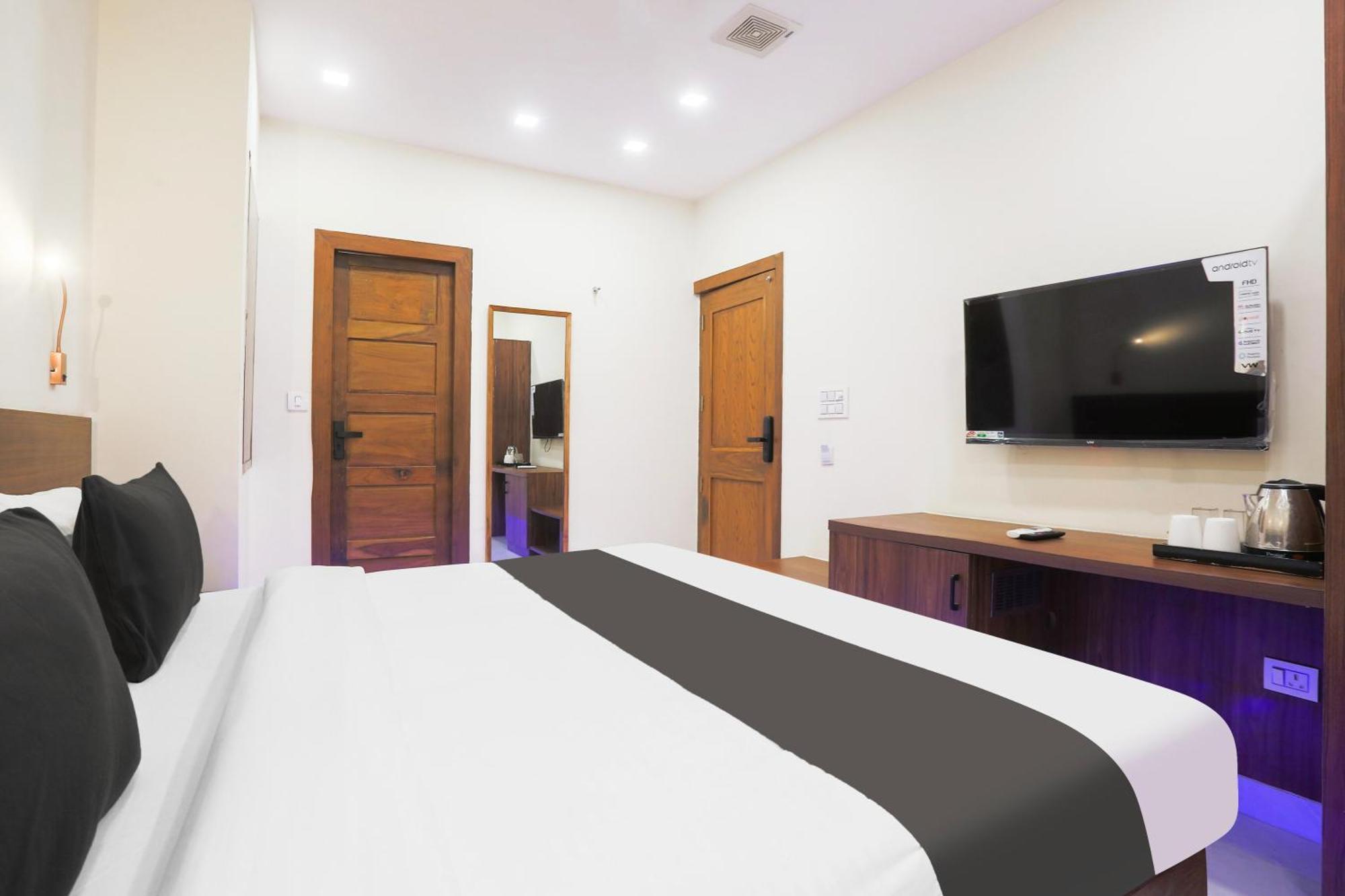 Super Townhouse Vikaspuri Hotel Delhi  Ngoại thất bức ảnh