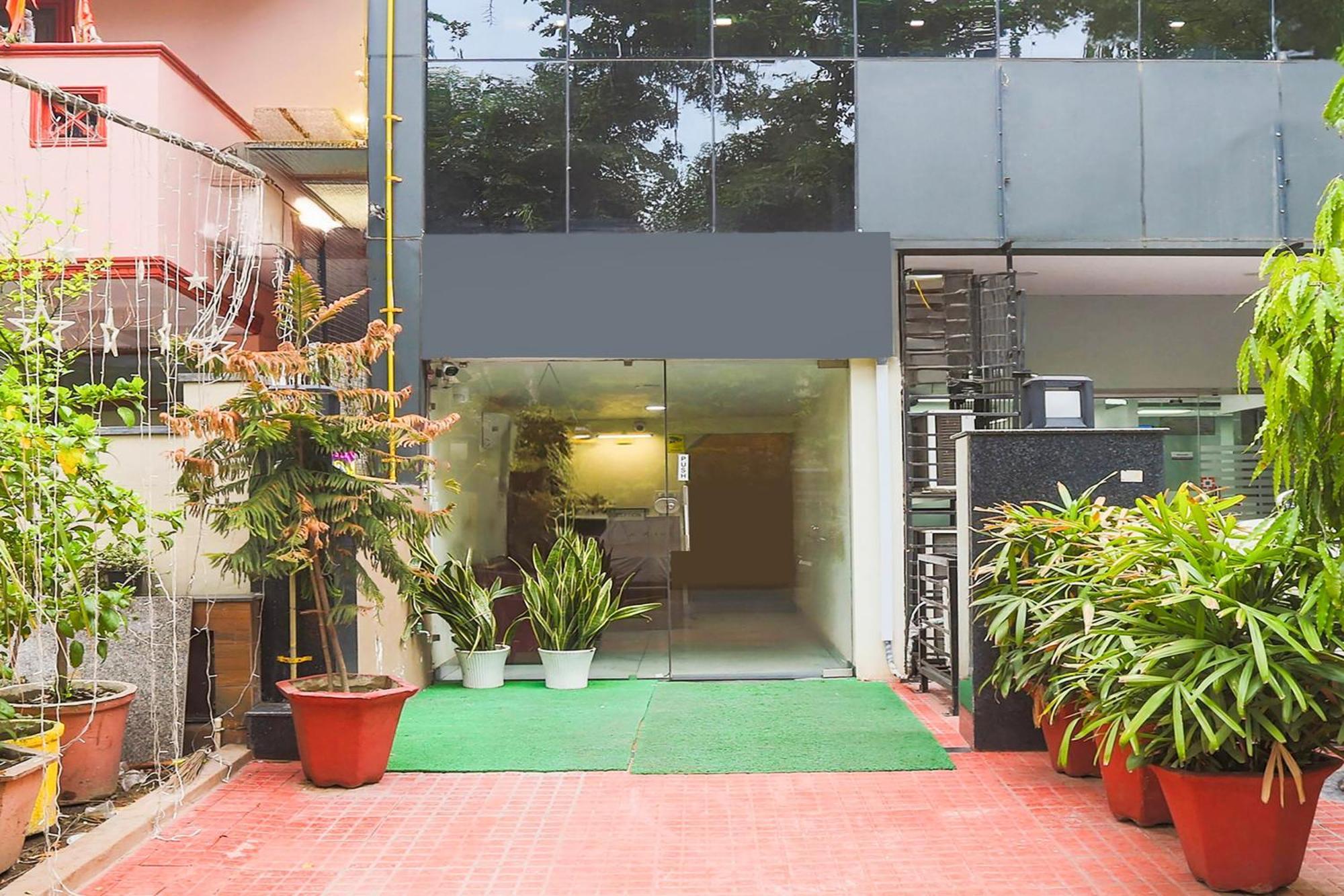 Super Townhouse Vikaspuri Hotel Delhi  Ngoại thất bức ảnh