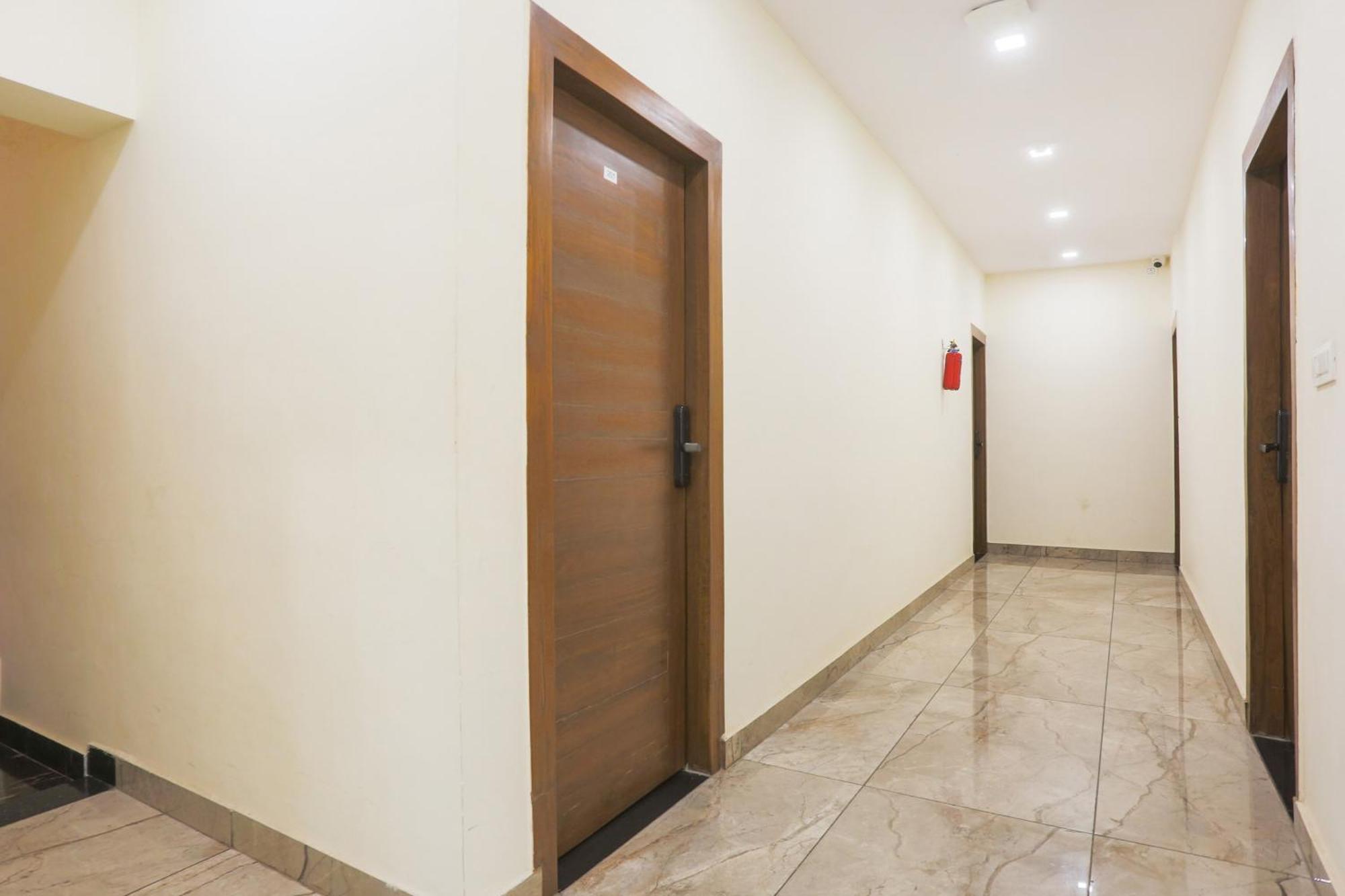 Super Townhouse Vikaspuri Hotel Delhi  Ngoại thất bức ảnh