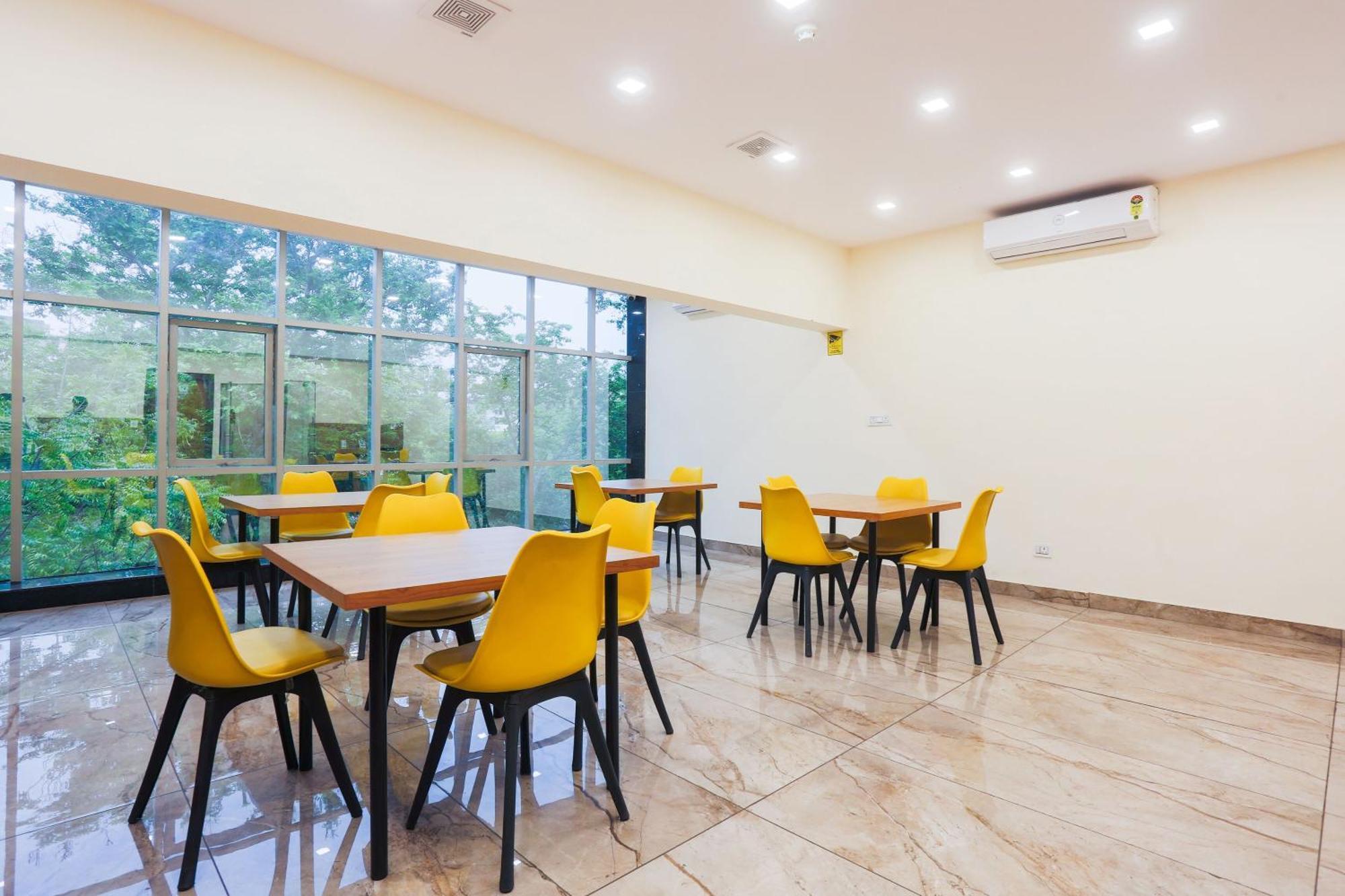 Super Townhouse Vikaspuri Hotel Delhi  Ngoại thất bức ảnh