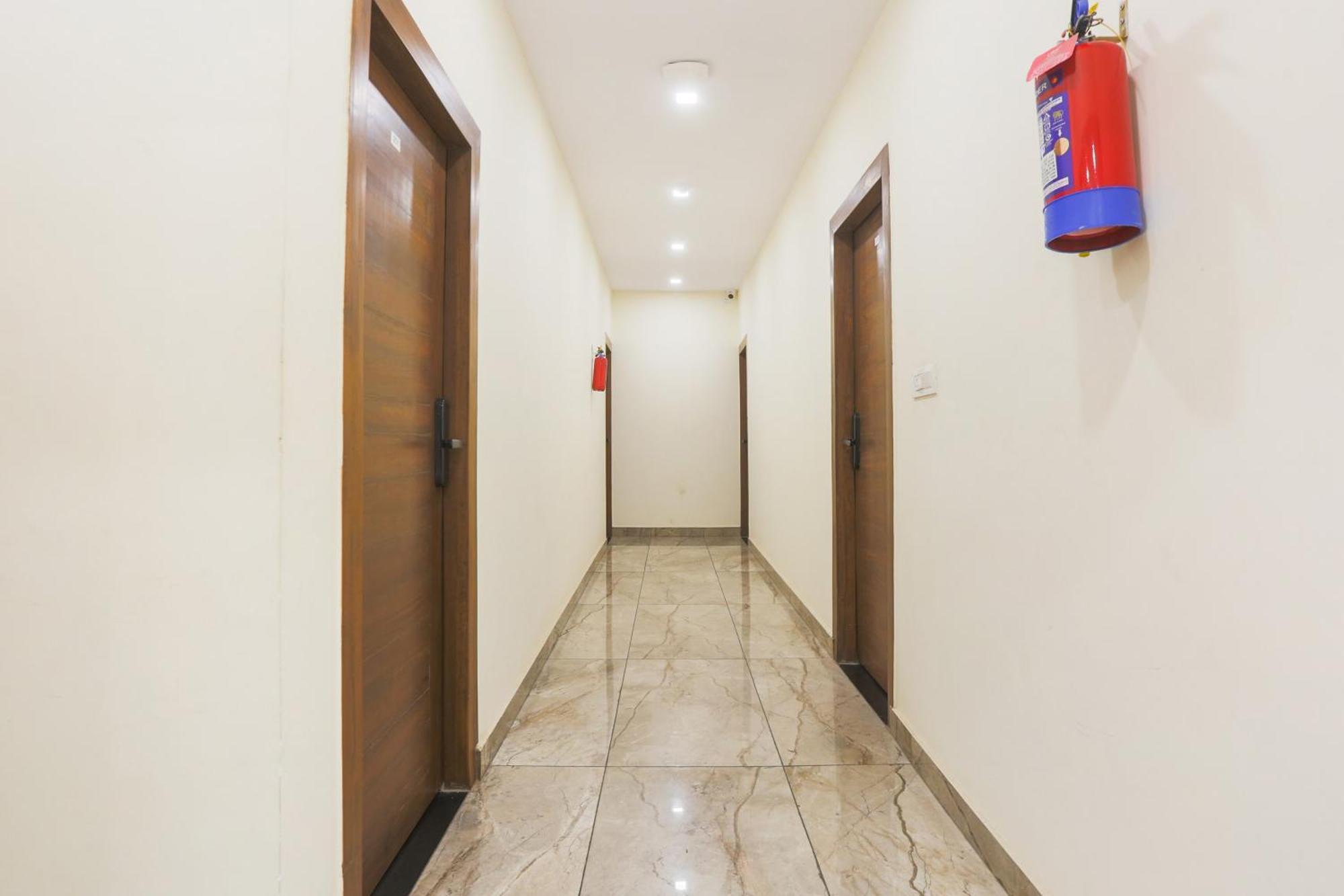 Super Townhouse Vikaspuri Hotel Delhi  Ngoại thất bức ảnh